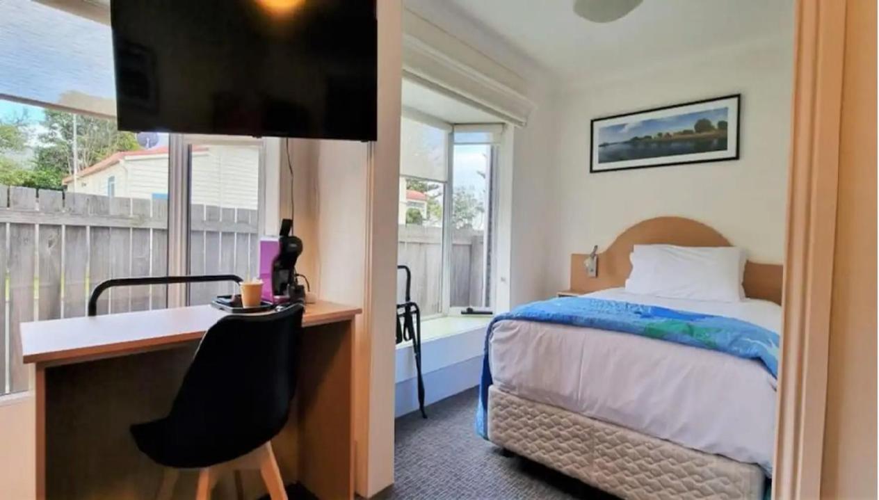 แดนเนบร็อก ลอดจ์ Hotel เดวอนพอร์ต ภายนอก รูปภาพ